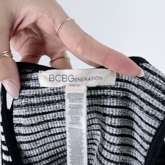 BCBGeneration Black and White Striped Cropped Stretch Tank Top Size XS/S - Picture 3 of 3